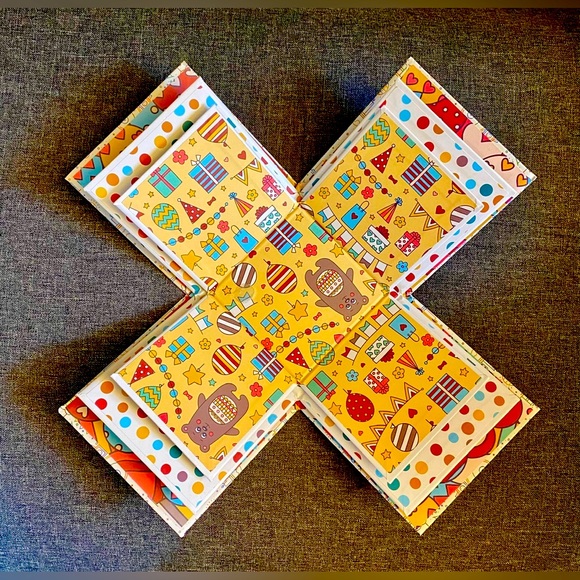 Fly Out Butterfly Reusable Gift Box - Picture 4 of 6